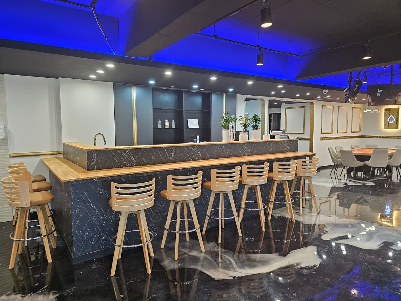 엘케이홀덤펍 이미지 1