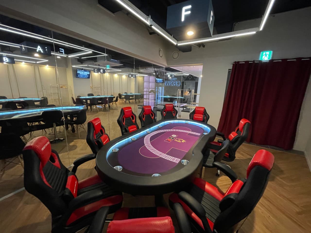 크라운 홀덤펍 이미지 1