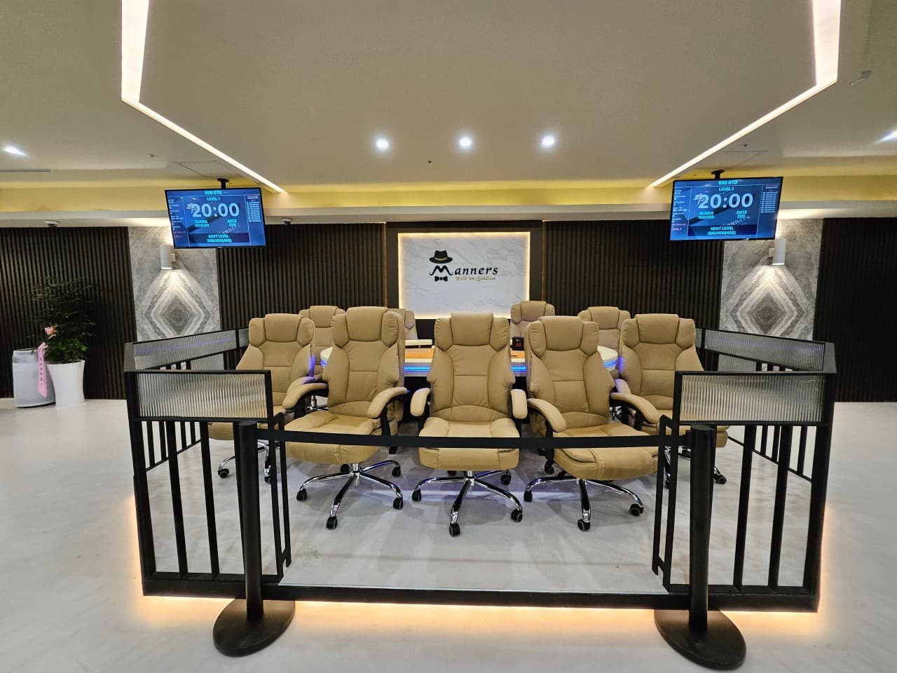 매너스홀덤 이미지 1