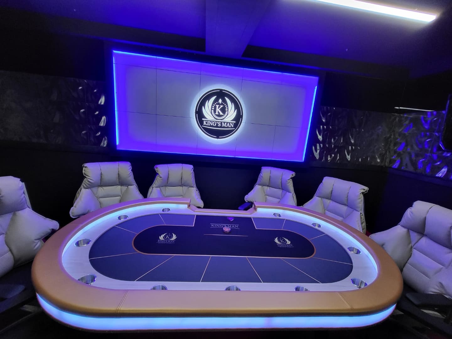 킹스맨홀덤스튜디오 이미지 1