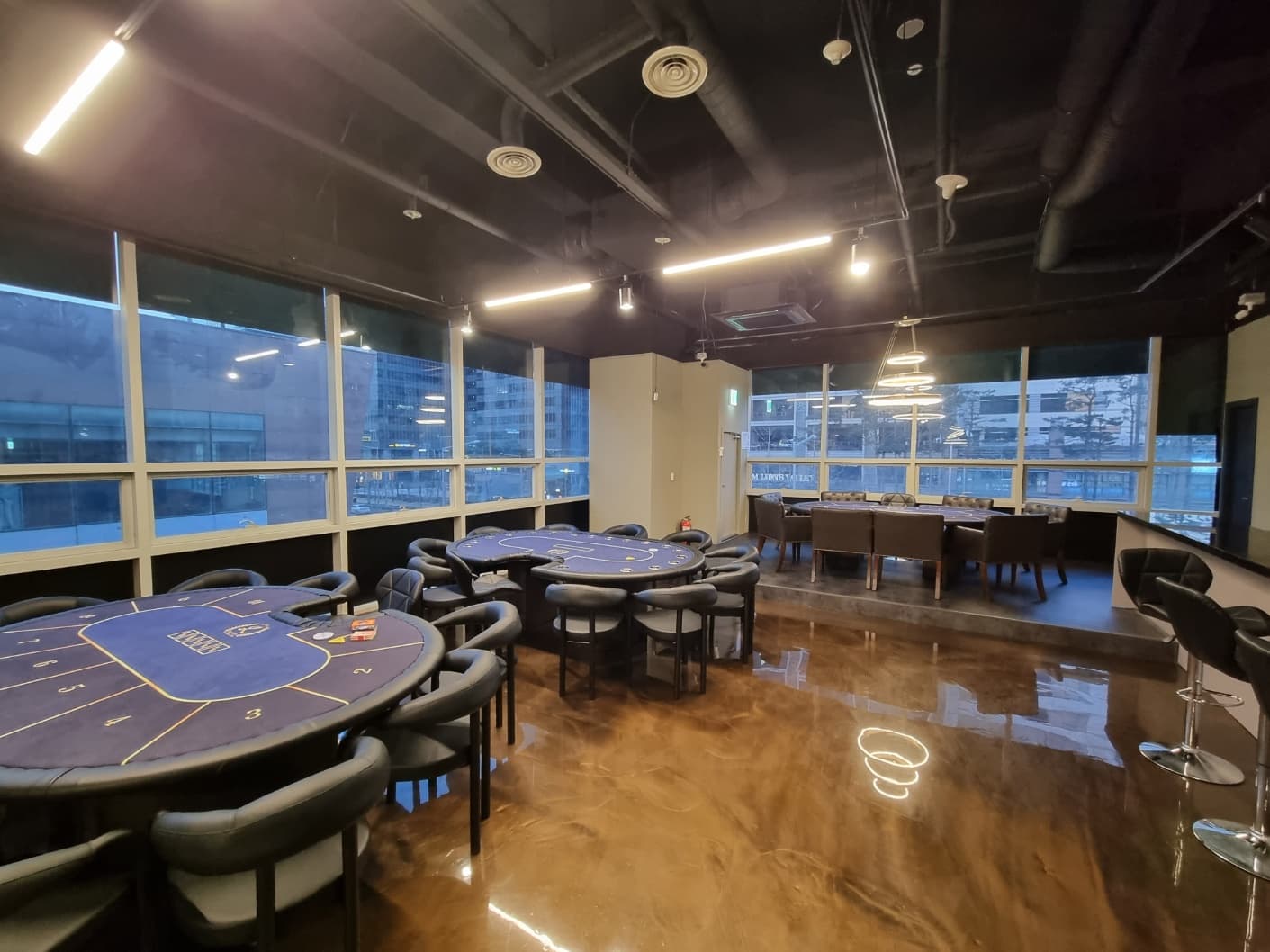 럭셔리 홀덤펍 이미지 1