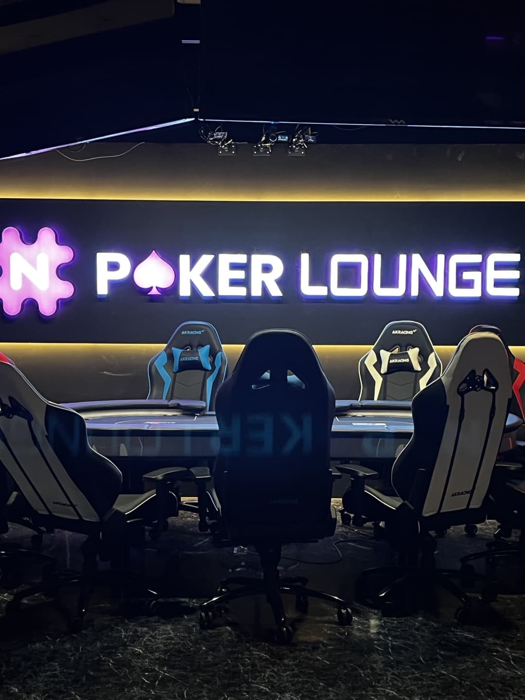 엔포커홀덤펍 일산 라페스타점 이미지 1