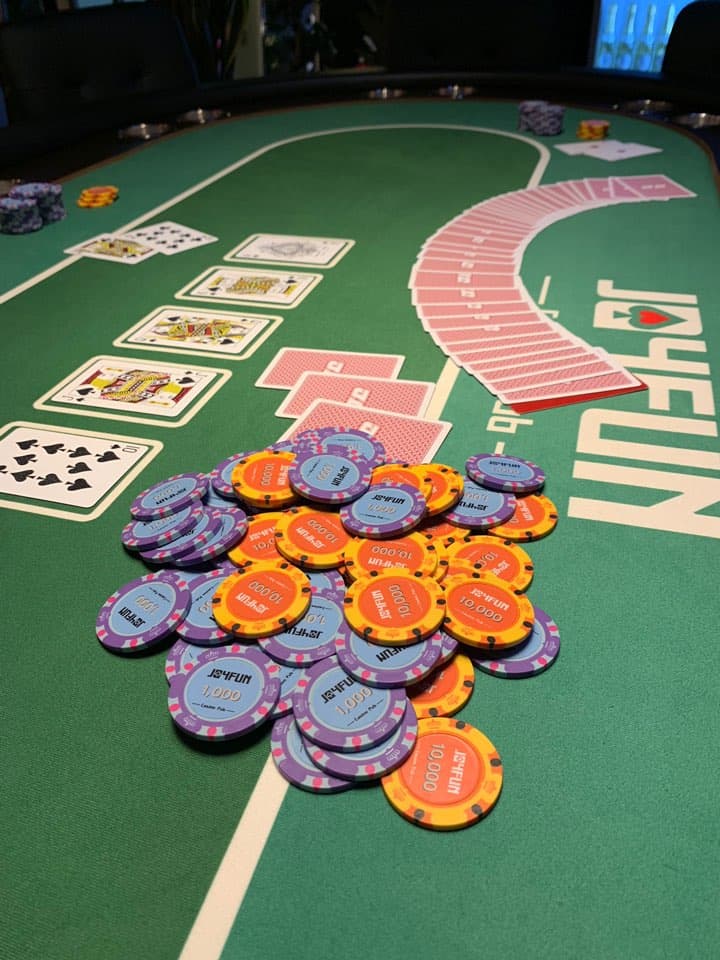 조이펀 홀덤 펍 이미지 1