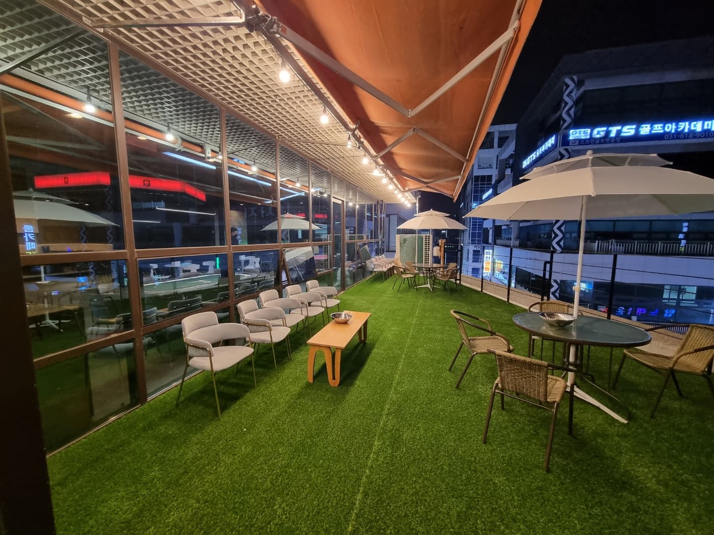 탑스라운지펍 이미지 1