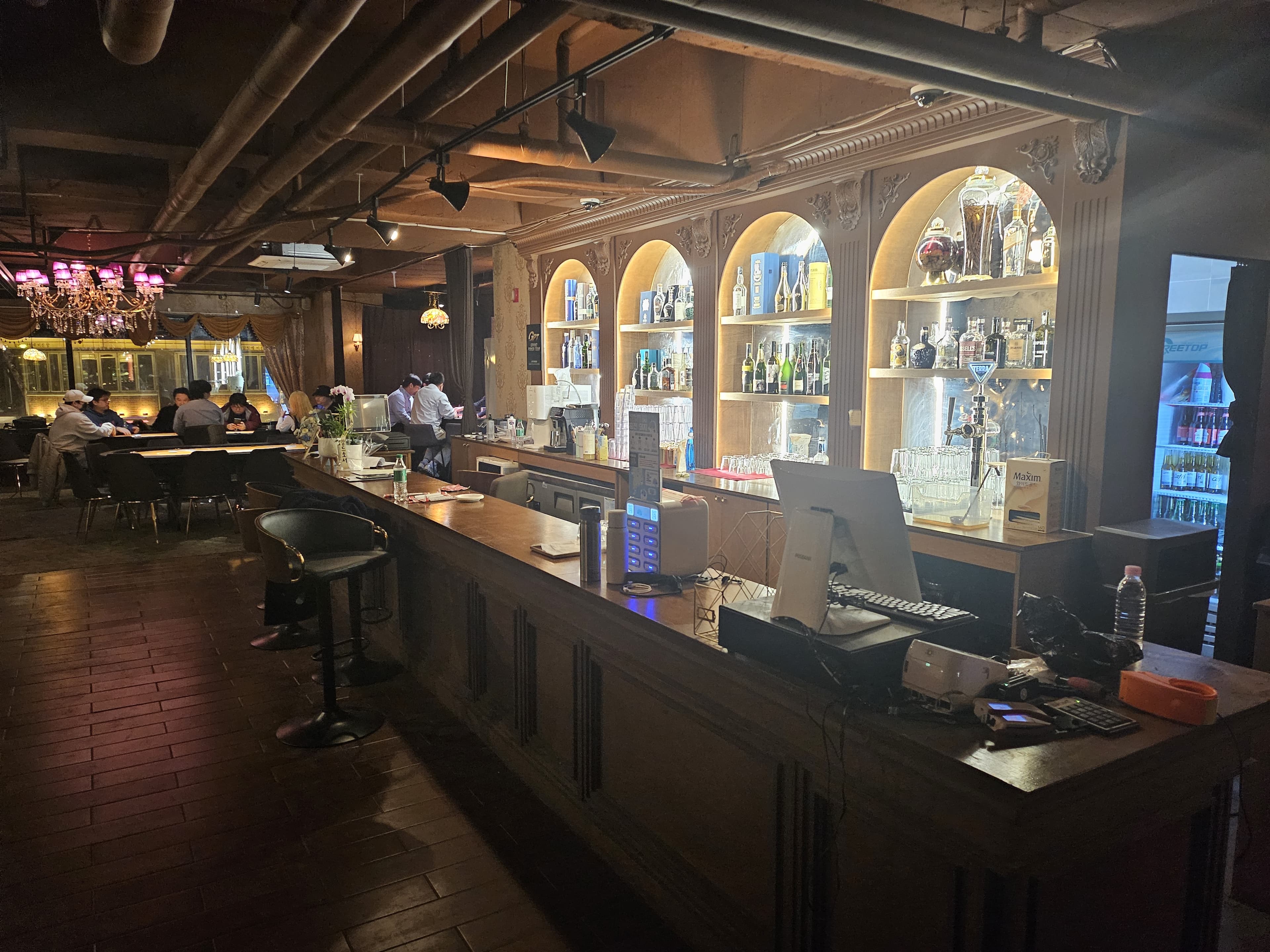 피쉬앤칩스홀덤라운지 이미지 1