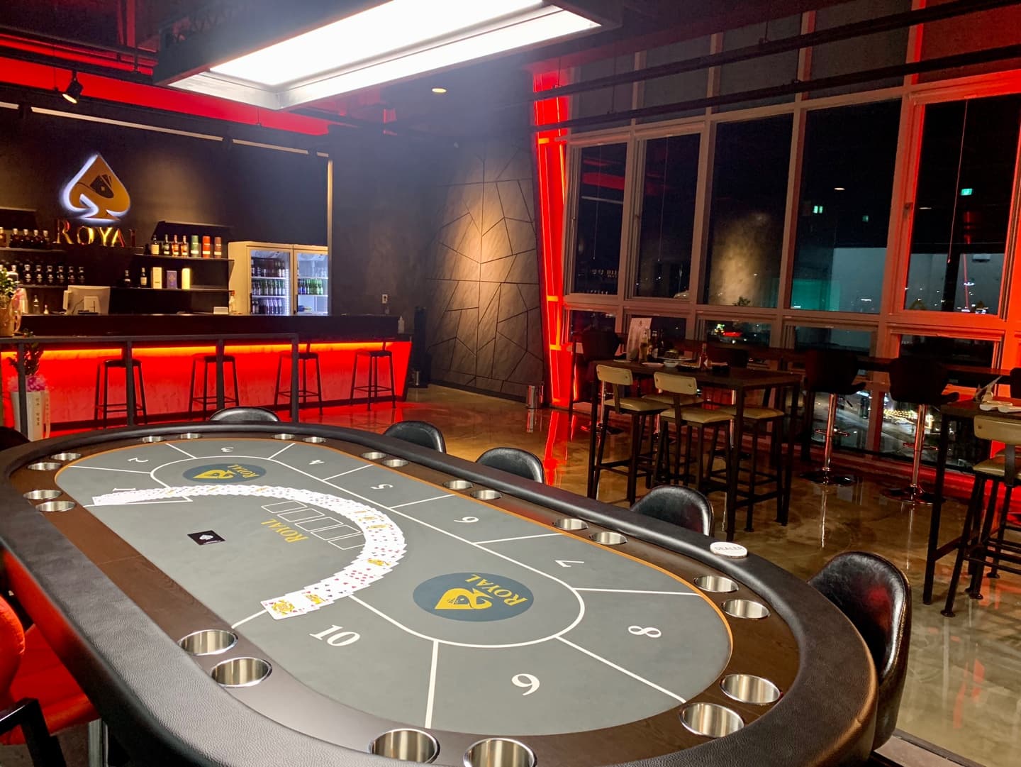 로얄홀덤펍 이미지 1